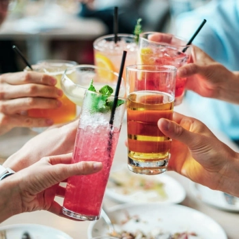 Illustration de l'article Comment peut-on rendre écoresponsable la consommation de cocktails ?