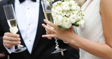 Comment choisir le bon champagne pour votre mariage : conseils et budget