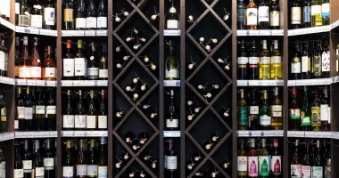 Comment marier vin et cocktail avec l’aide de son caviste ?