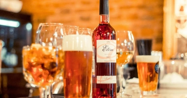 Quelle boisson choisir pour une soirée réussie : cocktails, bières ou vins ?