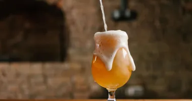 Tireuse à bière : les erreurs à éviter pour un service sans mousse