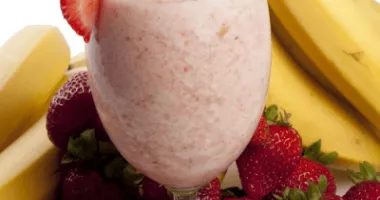 Cocktail banana strawberry shake