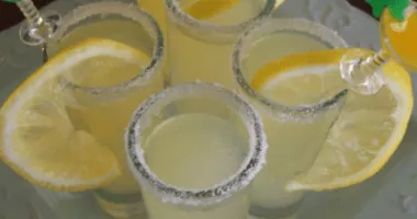 Cocktail lemon shot