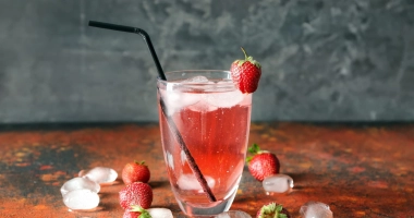 Cocktail strawberry lemonade