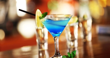 Cocktail bluebird