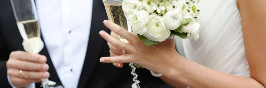 Image de l'article : Comment choisir le bon champagne pour votre mariage : conseils et budget - Comment choisir le bon champagne pour votre mariage : conseils et budget