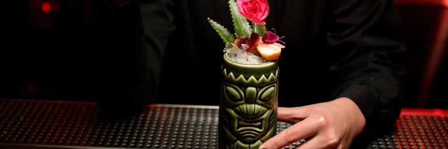 Découvrez l'histoire des cocktails tiki des années 50