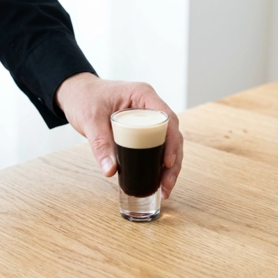 Illustration de l'étape 3 de la recette du baby guinness