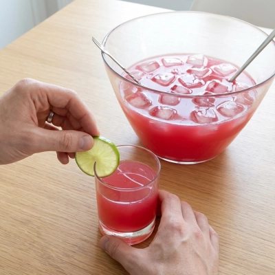 Illustration de l'étape 4 de la recette du Cosmopolitain pour 10 personnes