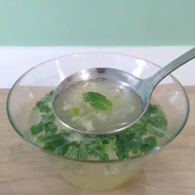 Illustration de l'étape 7 de la recette du Mojito Punch pour 10 personnes
