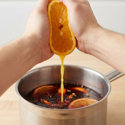 Illustration de l'étape 5 de la recette du Vin chaud aux épices