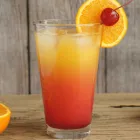 Image de La recette du cocktail amaretto sunrise